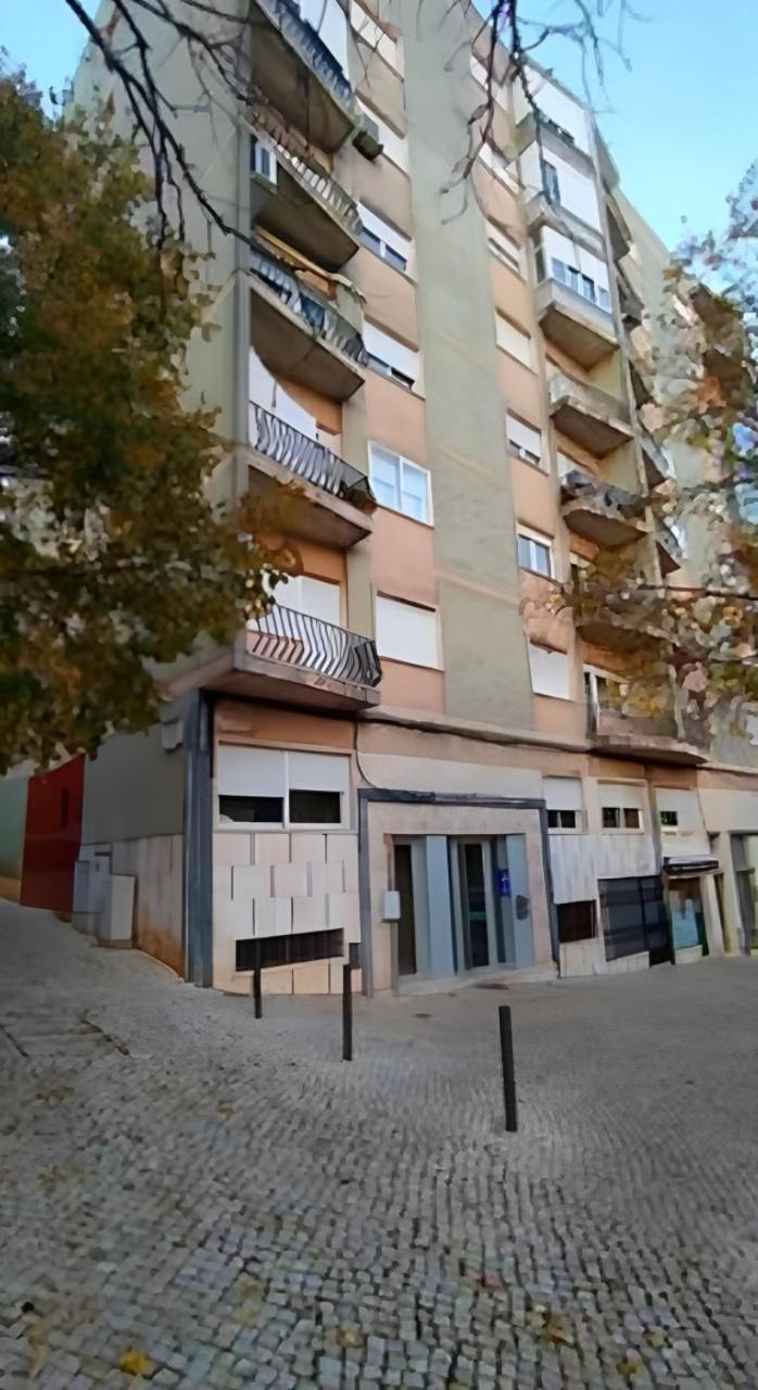 Quartos Em Apartamento Familiar - Temos Cao