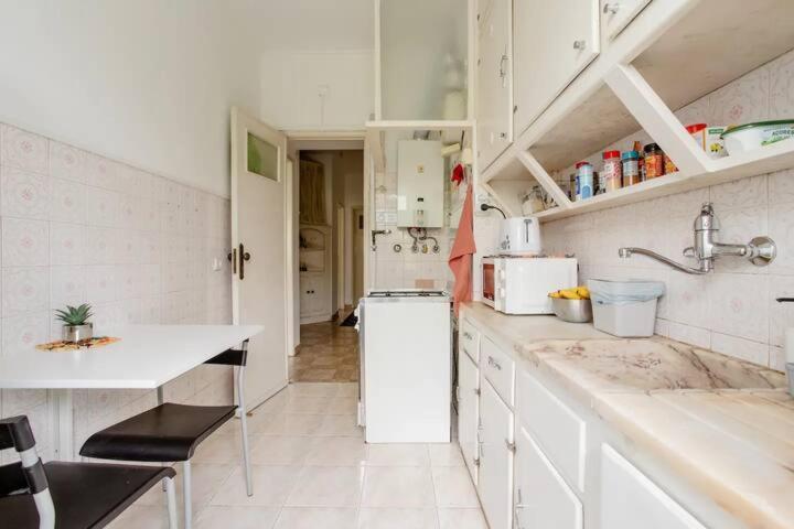 Quartos Em Apartamento Familiar - Temos Cao